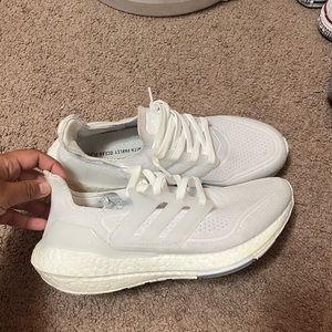 Adidas Women’s Ultraboost 22 Running shoes